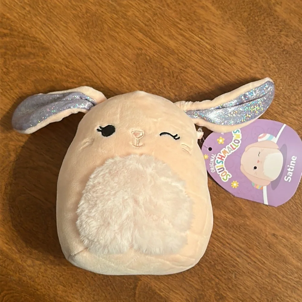 Satine 5"
Squishmallows - Picture 2 of 7